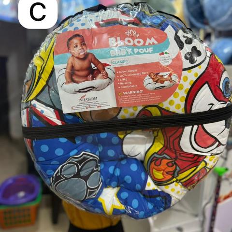 Baby pouf bed