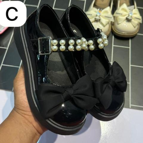 Girl shoe