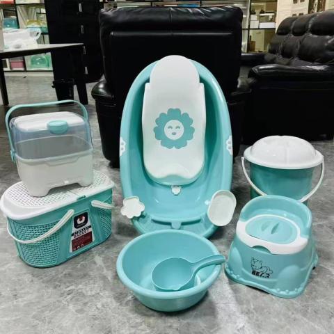 Baby bathing set